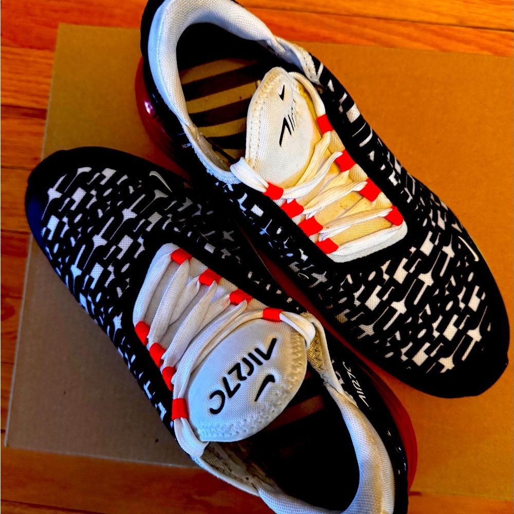 Nike Air Max Logo sneakers, multi-color with red accents